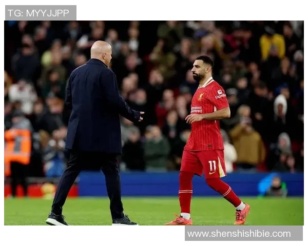 内维尔称萨拉赫技术失常但体能仍在科尔克兹踢球方式被比作小孩